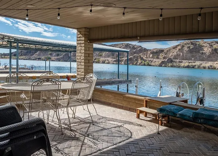 Moovalya Keys Riverfront For Ferienhaus *